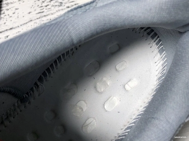 Hospital Adidas Yeezy Boost v2 700 Blue FV8424 0816